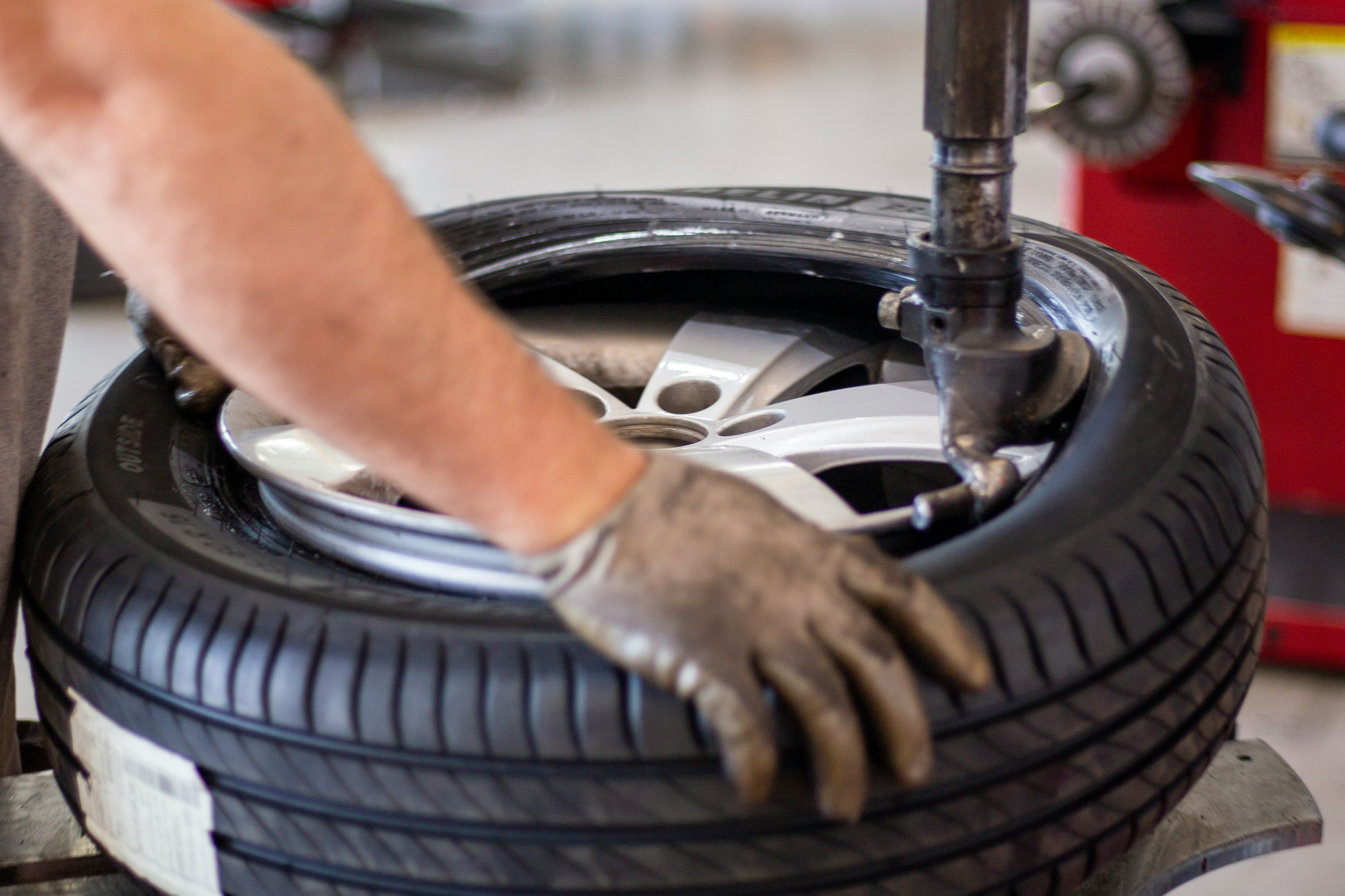 कार्बन ब्ल्याक: कोर विशेषता र बहु-उद्योग अनुप्रयोग विश्लेषण